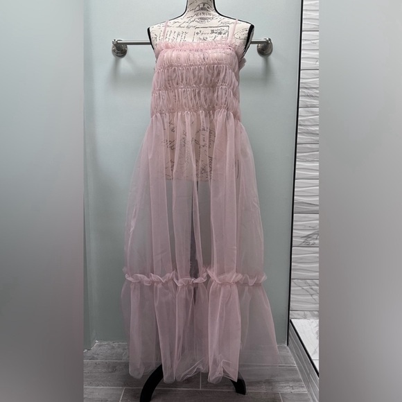 NWT Anthropology Sheer Pale Pink Smocked Slip Size XS - Picture 6 of 7